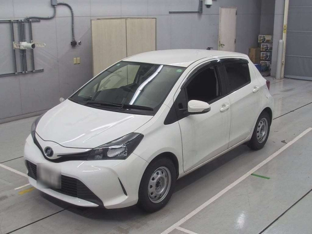 TOYOTA VITZ 2015