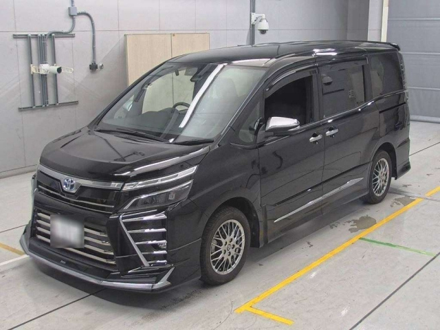 TOYOTA VOXY 2018