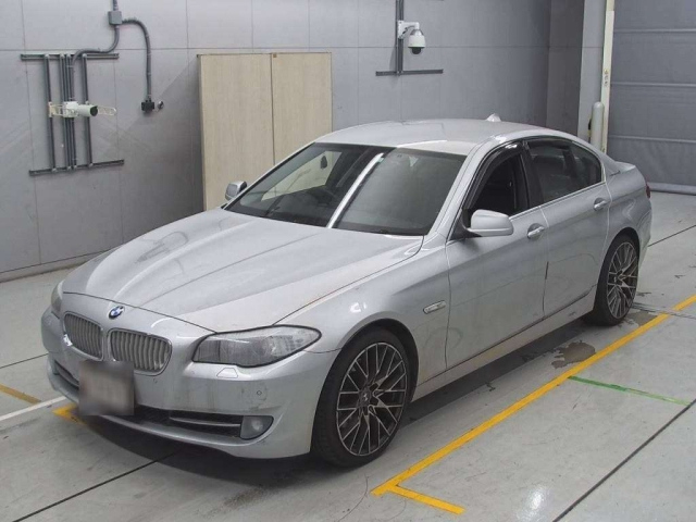 BMW 5 SERIES 2012