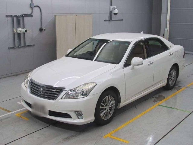 TOYOTA CROWN 2010