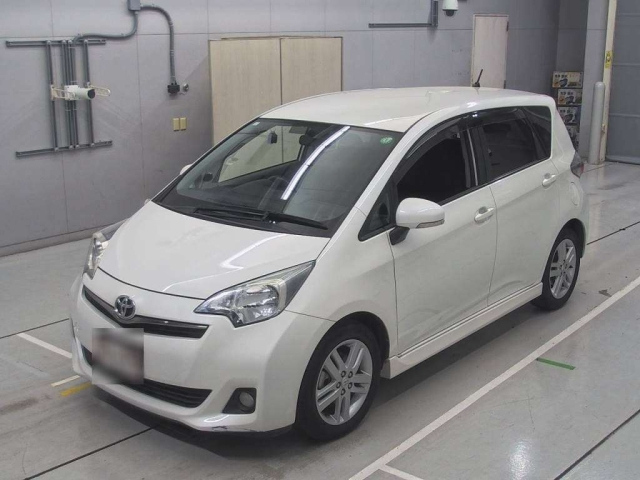 TOYOTA RACTIS 2013