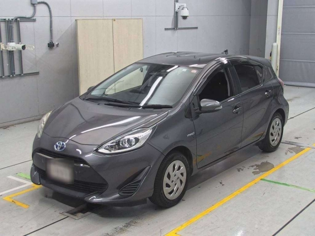 TOYOTA AQUA 2018