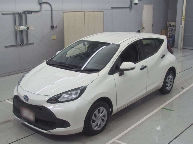 TOYOTA AQUA 2022