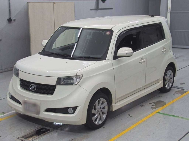 TOYOTA BB 2010