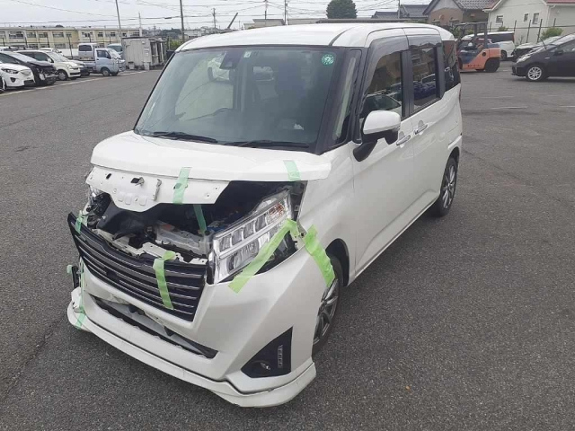 TOYOTA ROOMY 2018