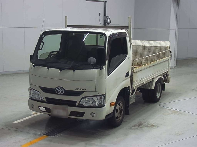 TOYOTA DYNA