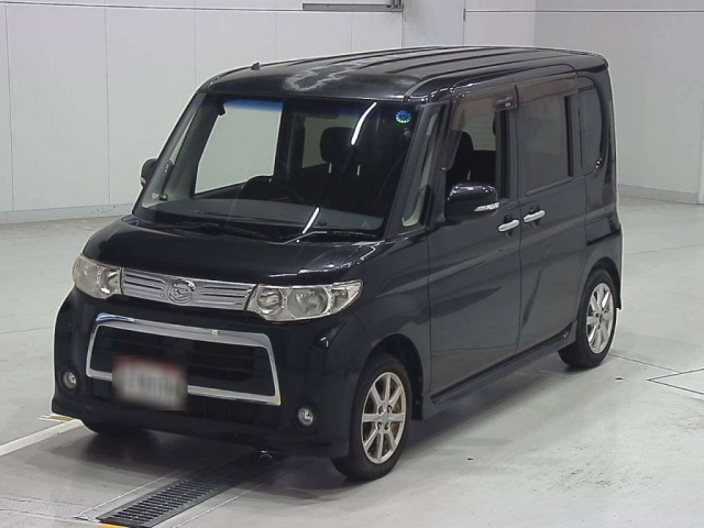 DAIHATSU TANTO 2011