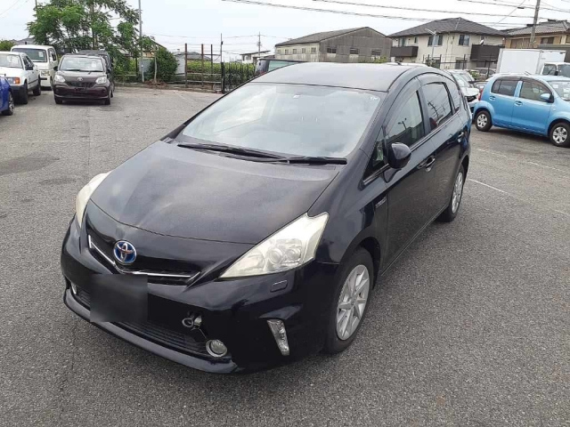TOYOTA PRIUS ALPHA 2012