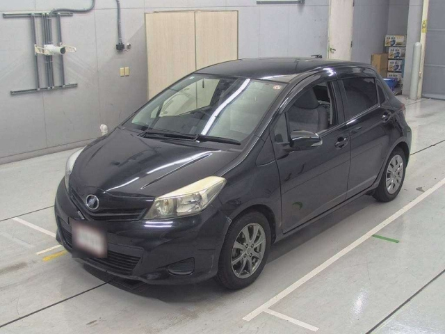 TOYOTA VITZ 2011