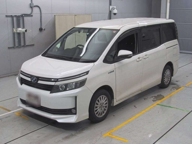 TOYOTA VOXY 2014