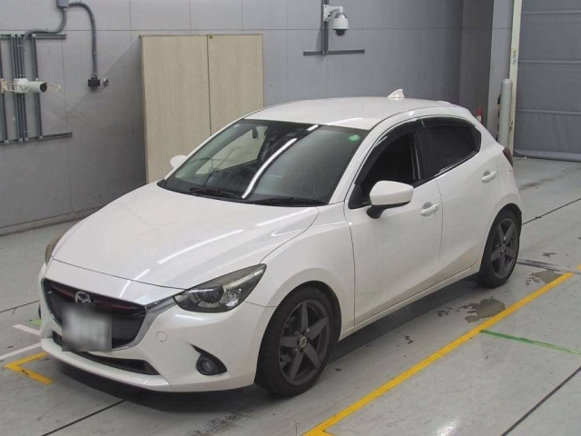 MAZDA DEMIO 2016