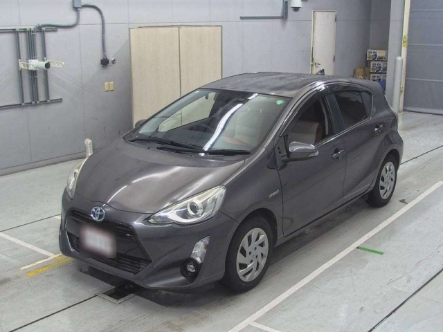 TOYOTA AQUA 2015
