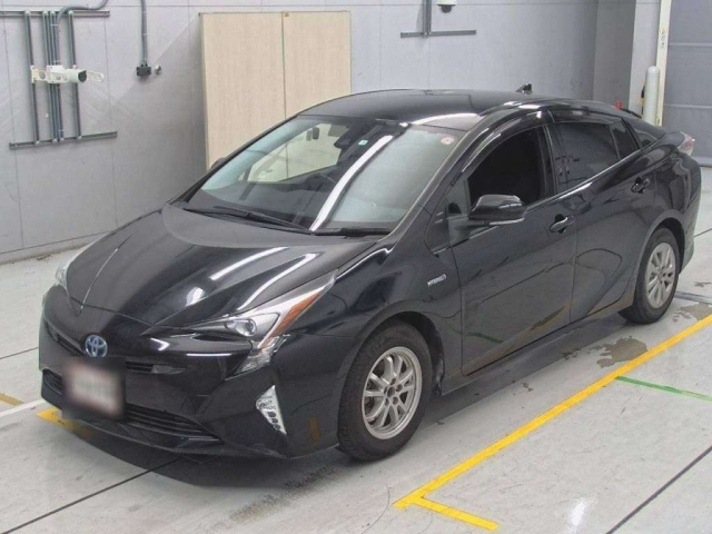 TOYOTA PRIUS 2018