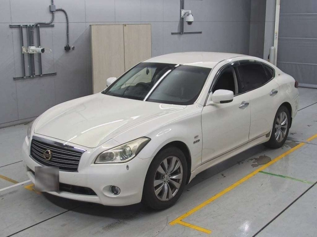 NISSAN FUGA 2011