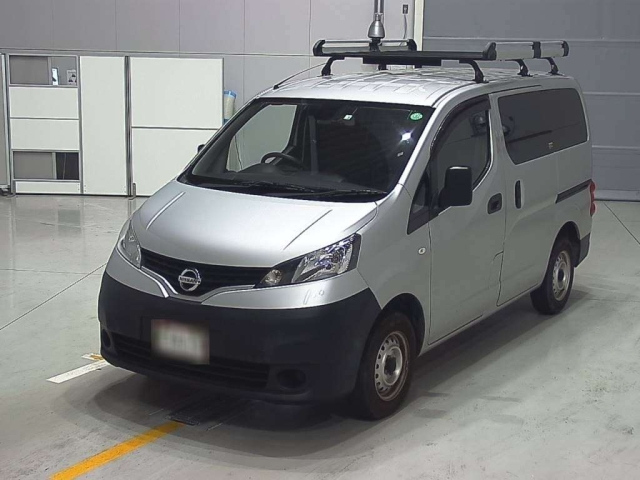 NISSAN NV200 2020