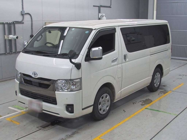 TOYOTA HIACE VAN 2023