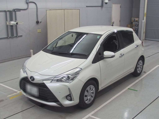 TOYOTA VITZ 2019