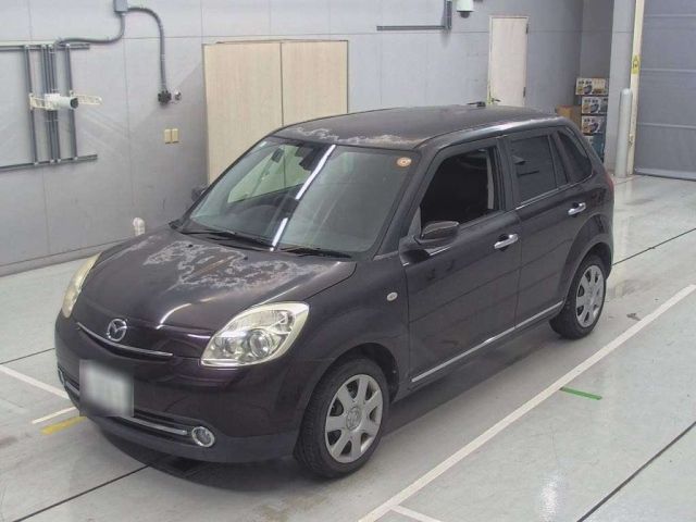 MAZDA VERISA 2010