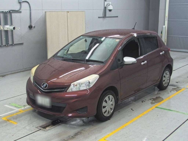 TOYOTA VITZ 2011