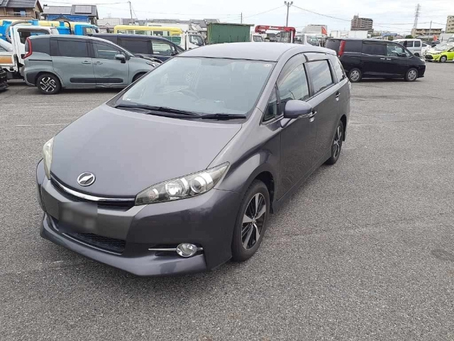 TOYOTA WISH 2017