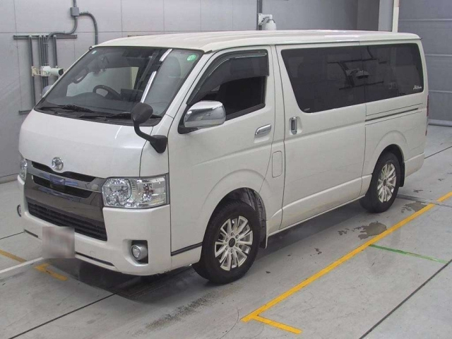 TOYOTA HIACE VAN