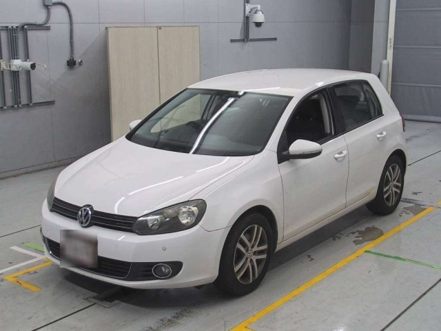 VOLKSWAGEN GOLF 2010