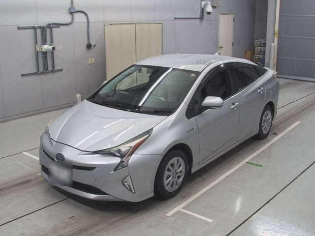 TOYOTA PRIUS 2016