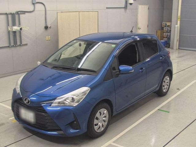 TOYOTA VITZ 2018