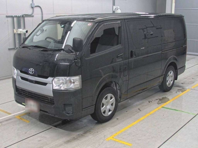 TOYOTA HIACE VAN 2020