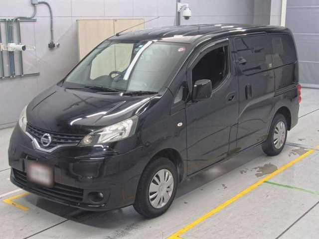 NISSAN NV200 2018