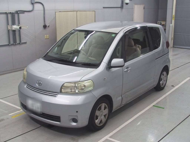 TOYOTA PORTE 2011