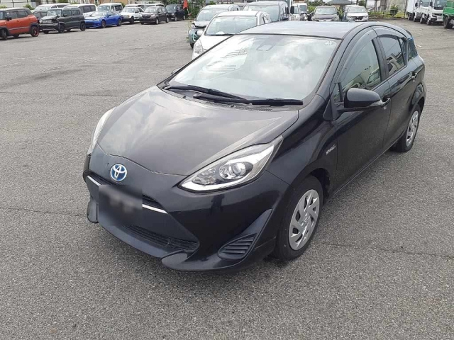 TOYOTA AQUA 2017