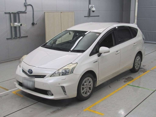 TOYOTA PRIUS ALPHA 2012