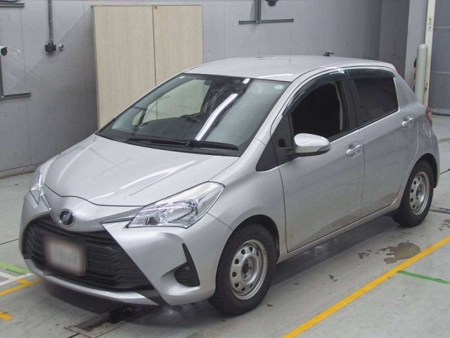 TOYOTA VITZ 2018