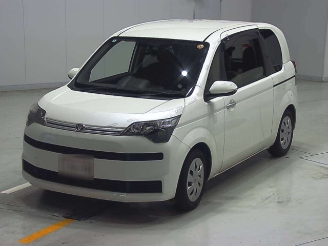 TOYOTA SPADE 2016