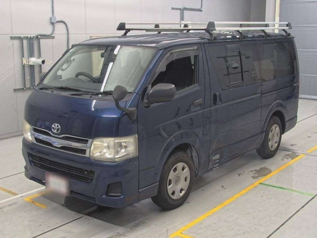 TOYOTA HIACE VAN 2011