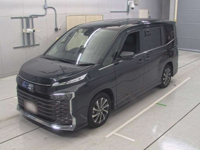 TOYOTA VOXY 2022