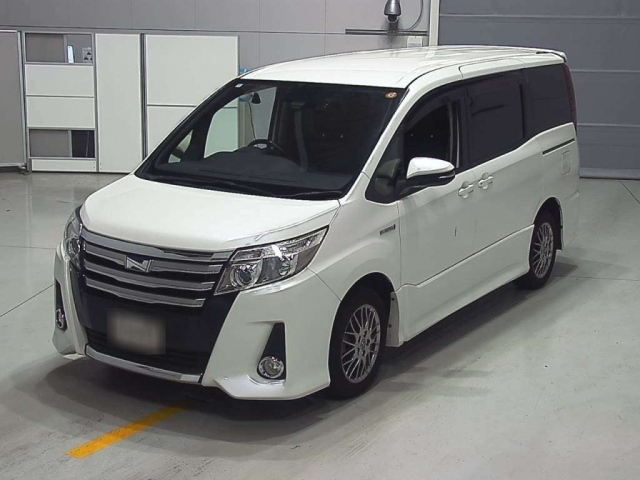 TOYOTA NOAH 2016