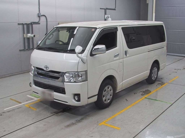 TOYOTA REGIUS ACE VAN