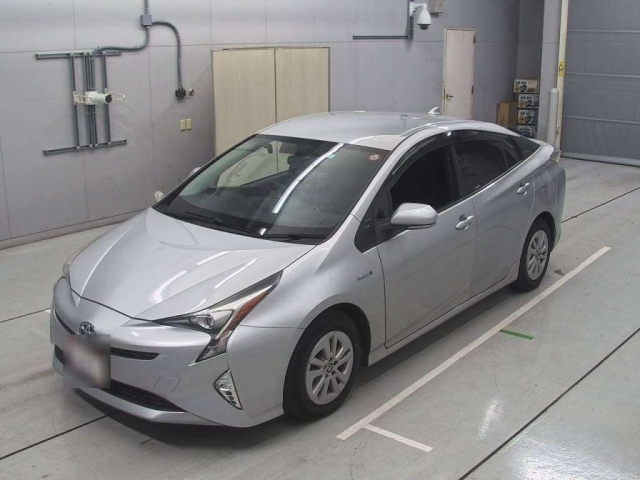 TOYOTA PRIUS 2016