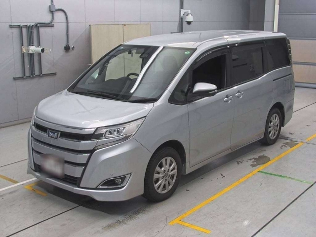 TOYOTA NOAH 2017