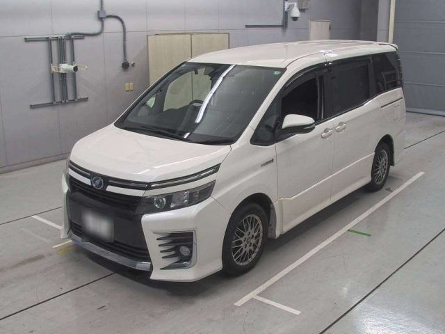 TOYOTA VOXY 2016