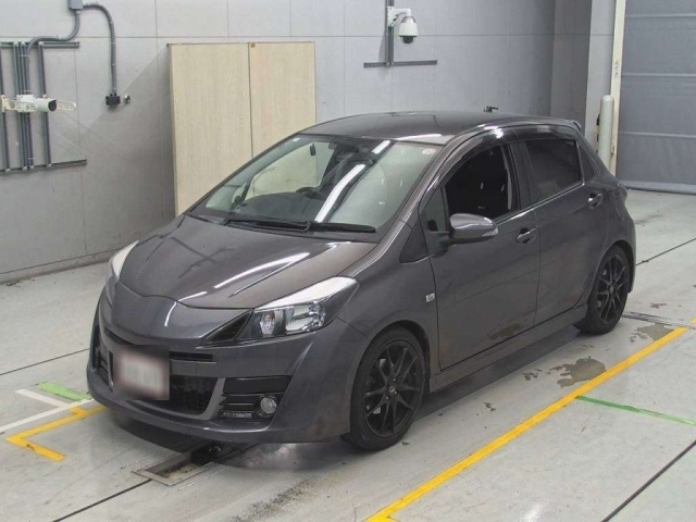 TOYOTA VITZ 2016