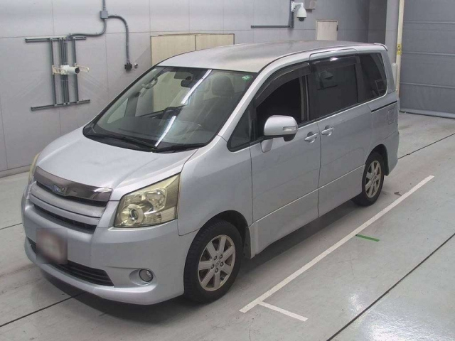 TOYOTA NOAH 2007