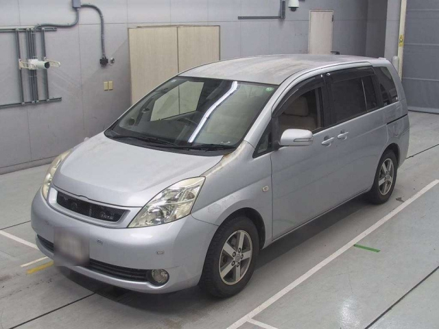 TOYOTA ISIS 2005