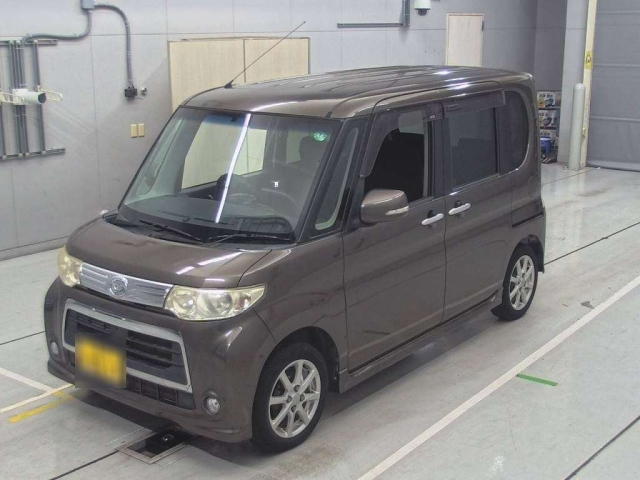 DAIHATSU TANTO 2010