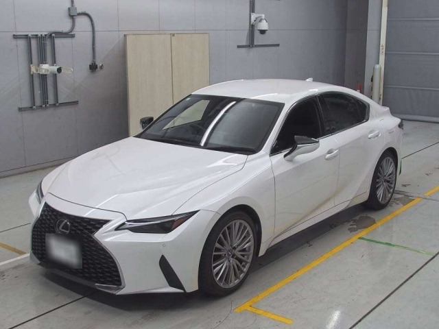 LEXUS IS 2020