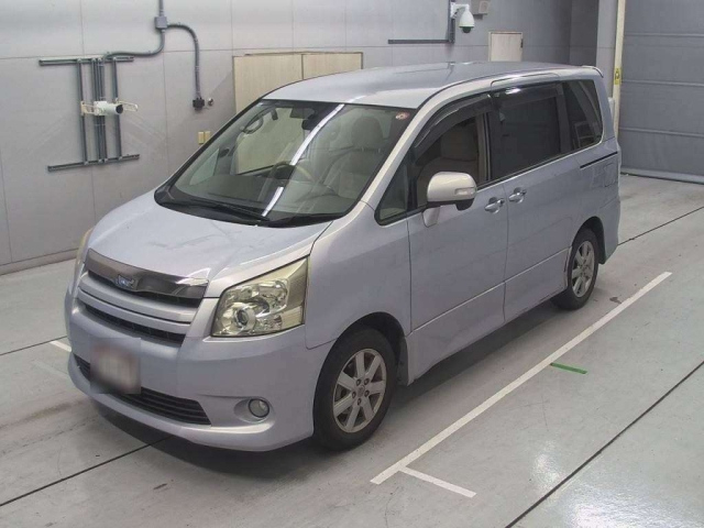 TOYOTA NOAH 2008