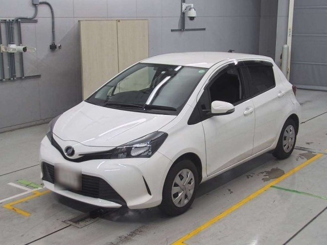 TOYOTA VITZ 2016