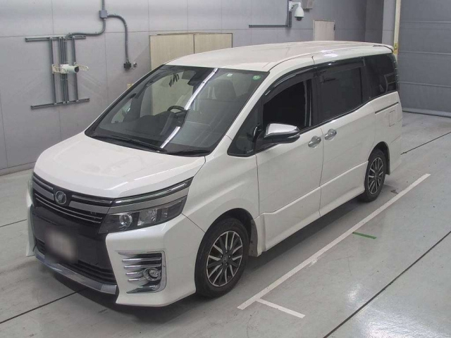 TOYOTA VOXY 2016